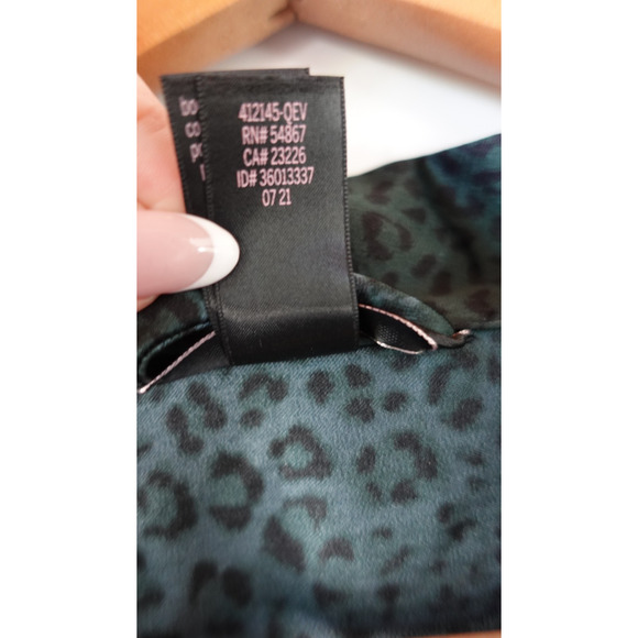 Victoria's Secret Robe Womens XS S Green Leopard Print Lace Satin Kimono Belted - Picture 10 of 10